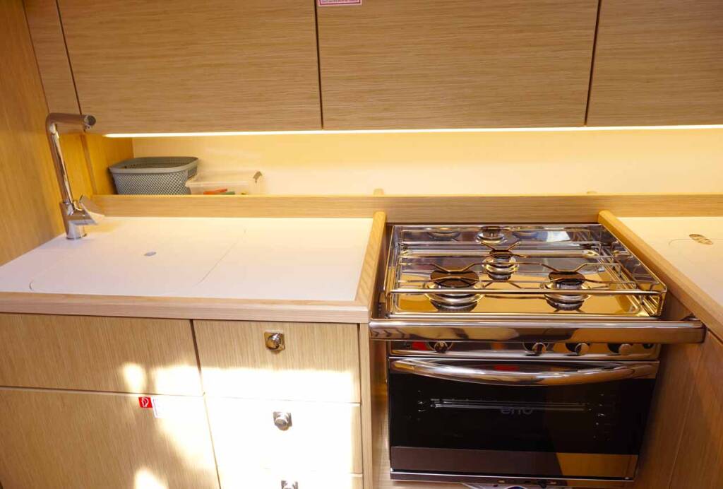 Sailing yacht Bavaria C38 Elaia