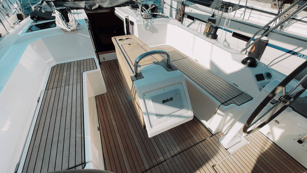Sailing yacht Bavaria C38 Coconut