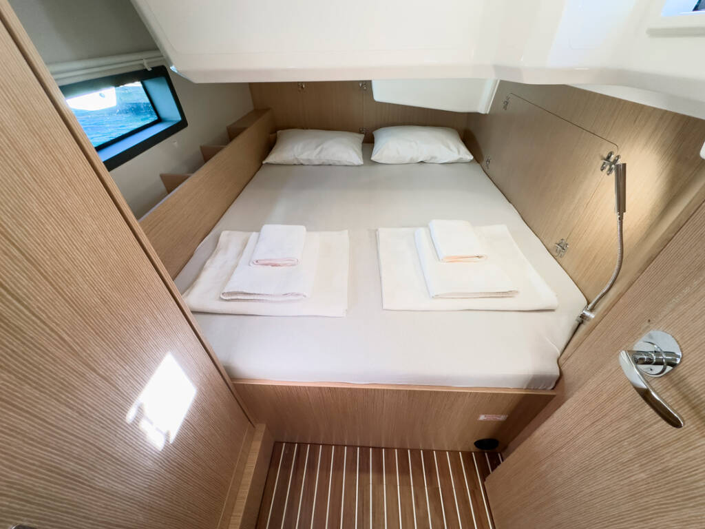Sailing yacht Bavaria C38 Coconut