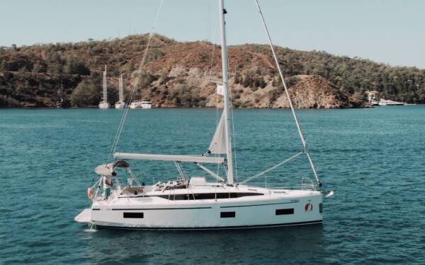 Bavaria C38 Coconut Fethiye, Yacht Classic Hotel Marina