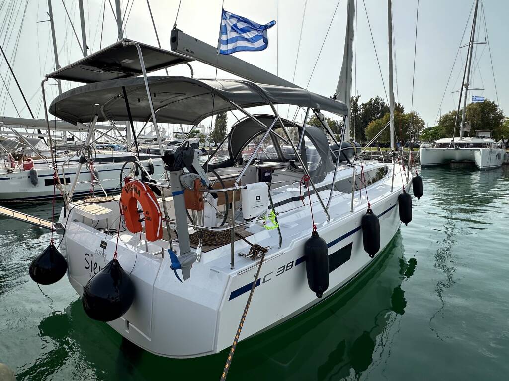 Segelyachten Bavaria C38 