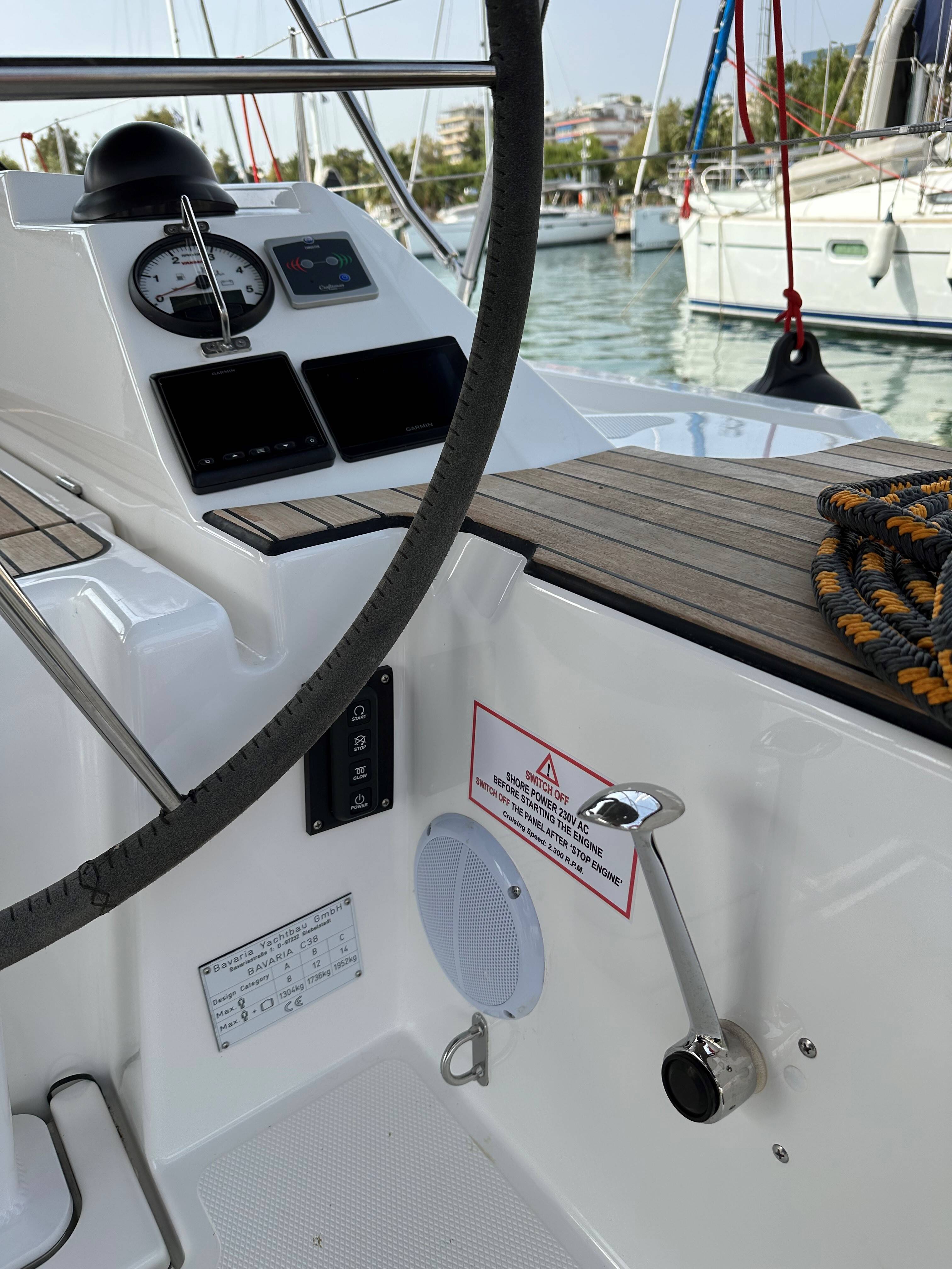 Segelyachten Bavaria C38 