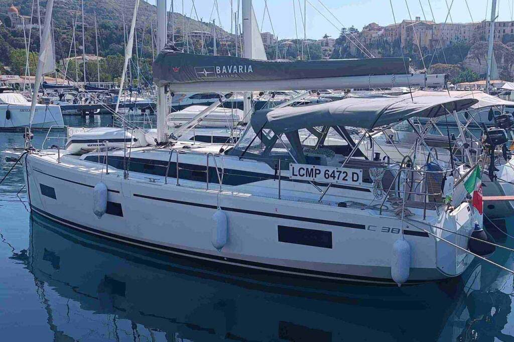 Sailing yacht Bavaria C38 Le petit Mami