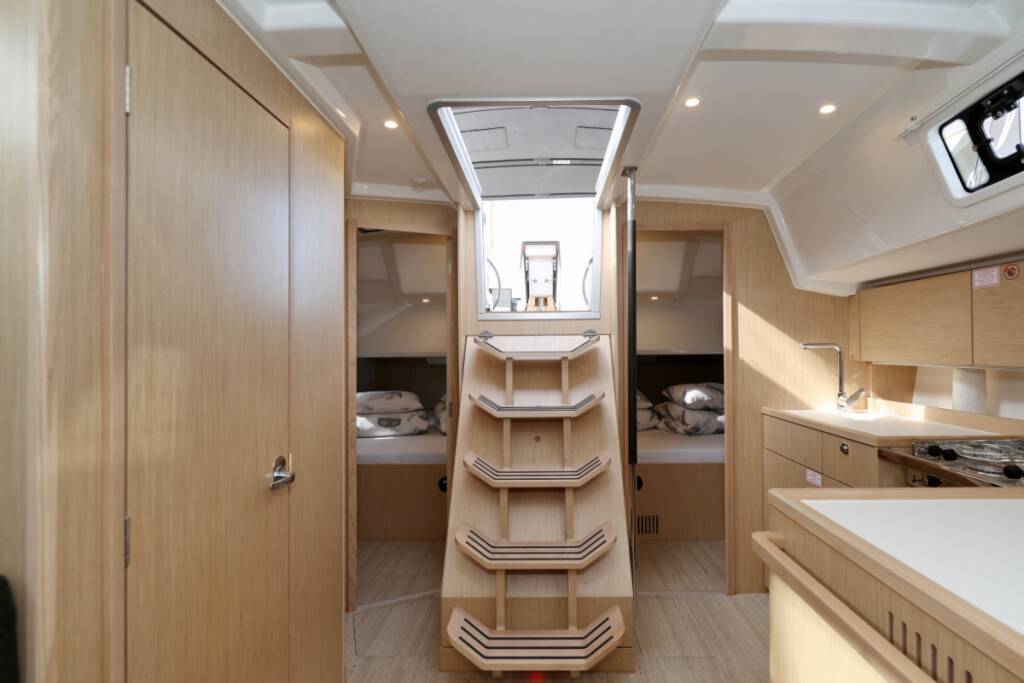Sailing yacht Bavaria C38 Freewise