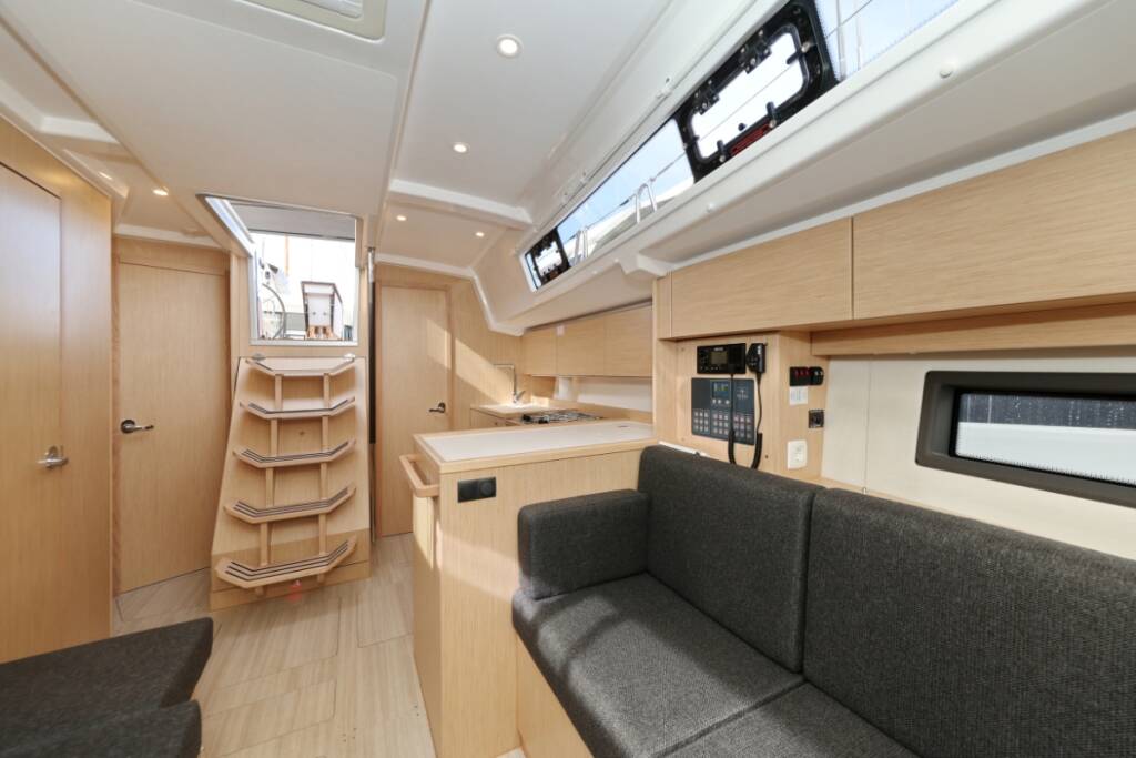 Sailing yacht Bavaria C38 Freewise