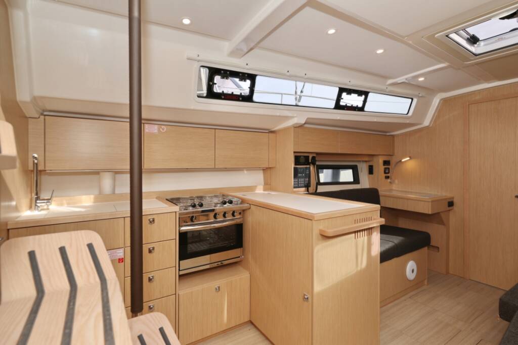 Sailing yacht Bavaria C38 Freewise