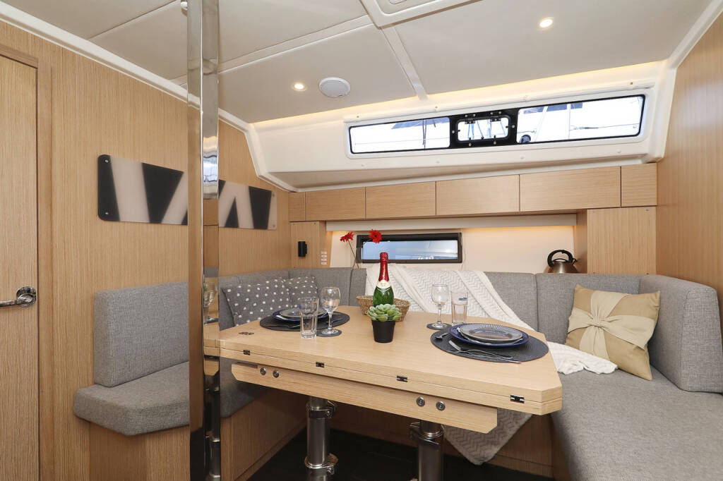 Segelyachten Bavaria C42 Style Silver Seagull
