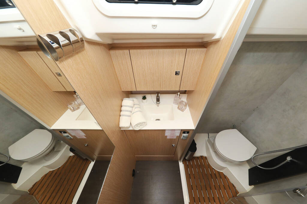 Segelyachten Bavaria C42 Style Silver Seagull