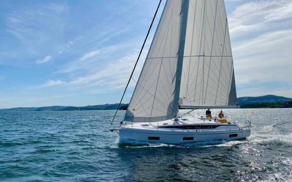 Bavaria C42 Style Polaris Murter, ACI Marina Jezera