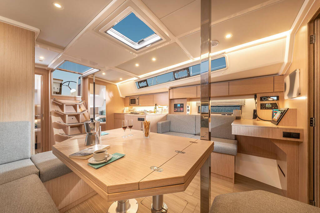 Sailing yacht Bavaria C42 Style Polaris