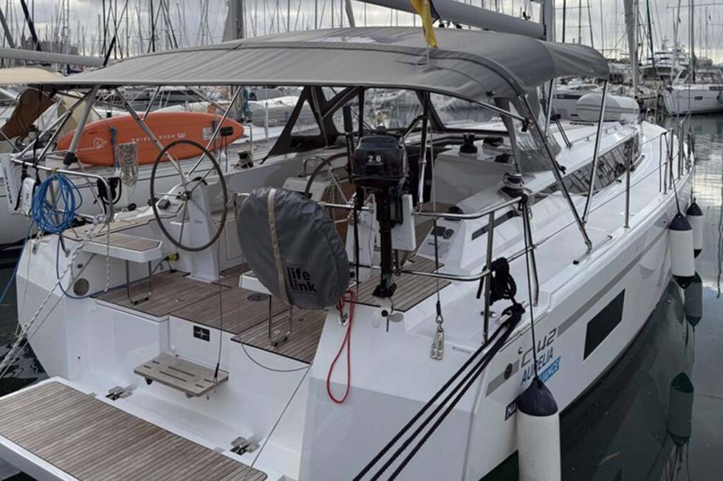 Sailing yacht Bavaria C42 Style Aurelia
