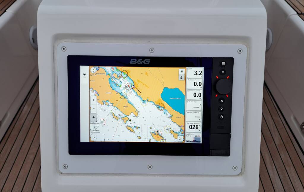 Sailing yacht Bavaria C42 Maupiti