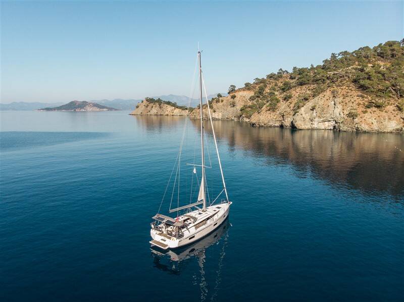 Sailing yacht Bavaria C42 Nomad