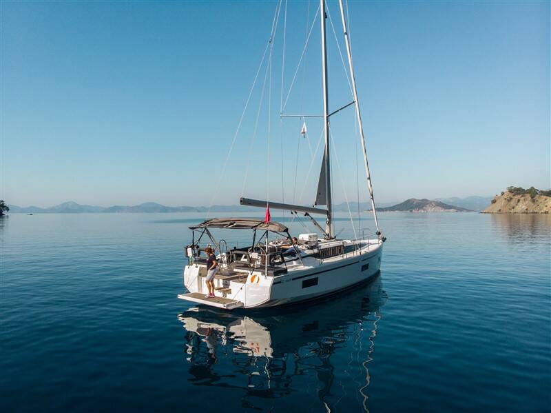 Sailing yacht Bavaria C42 Nomad
