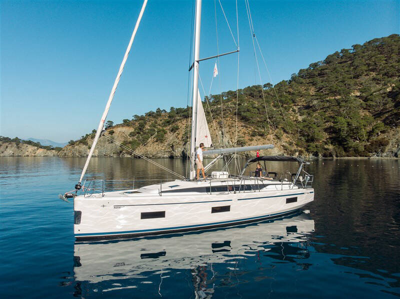 Sailing yacht Bavaria C42 Nomad