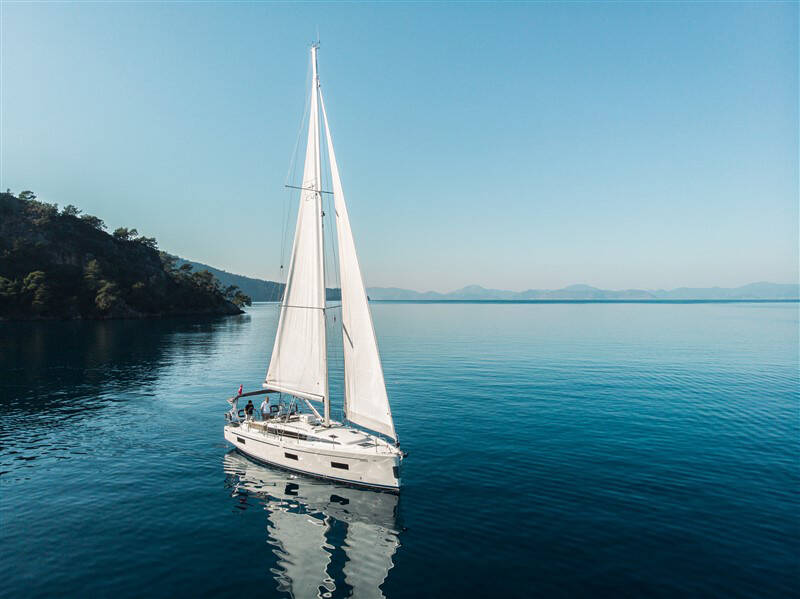 Sailing yacht Bavaria C42 Nomad