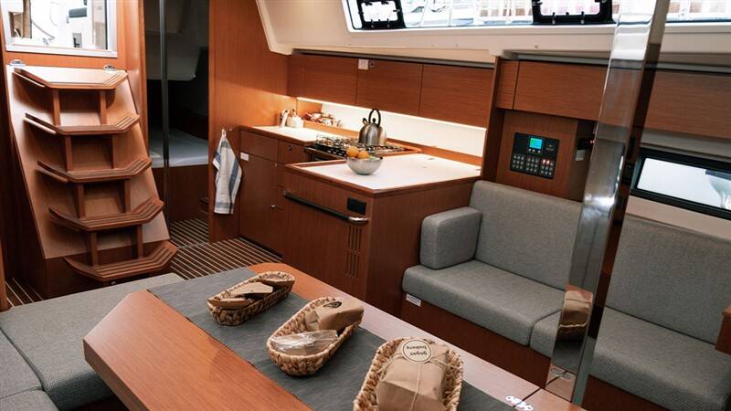 Sailing yacht Bavaria C42 Nomad