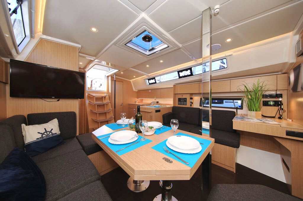 Sailing yacht Bavaria C42 Lizzy