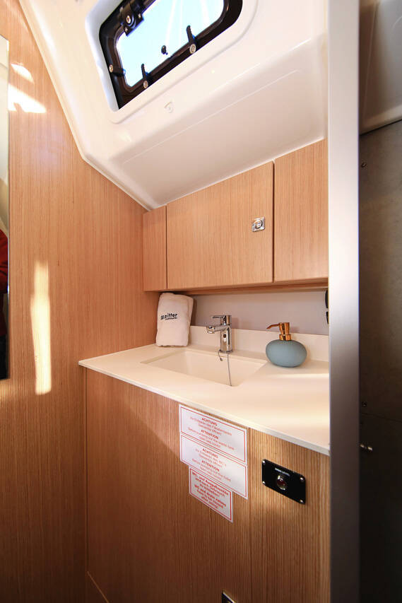 Sailing yacht Bavaria C42 Lizzy