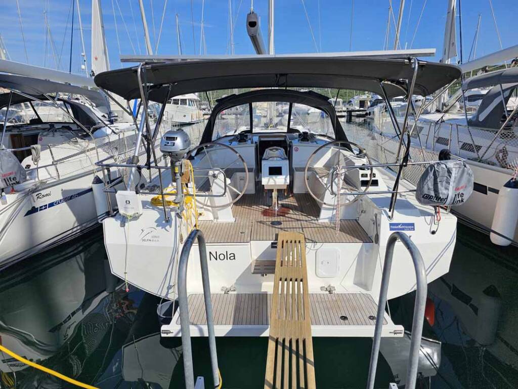 Sailing yacht Bavaria C42 Nola
