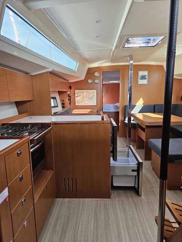 Sailing yacht Bavaria C42 Nola