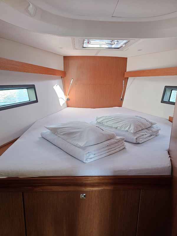 Sailing yacht Bavaria C42 Nola