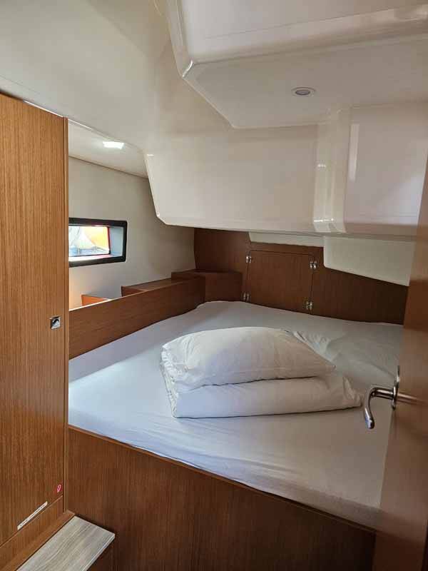 Sailing yacht Bavaria C42 Nola