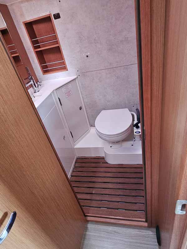 Sailing yacht Bavaria C42 Nola