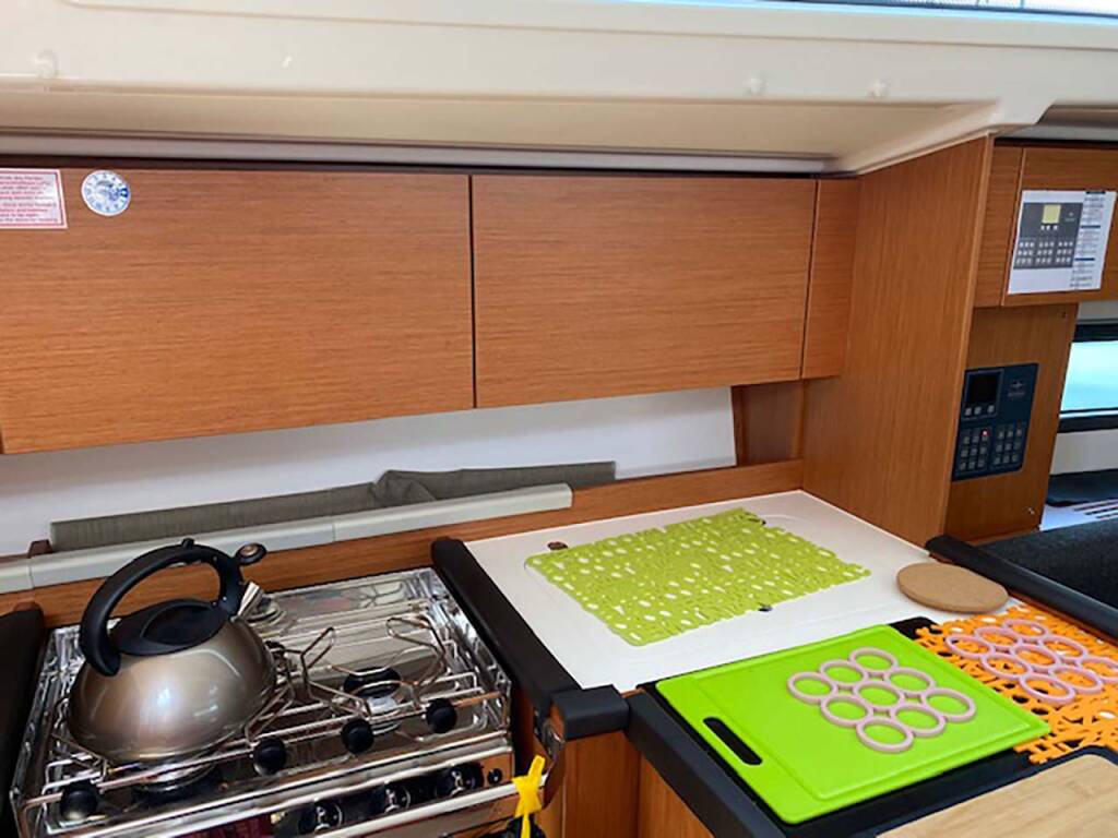 Sailing yacht Bavaria C42 CLASS