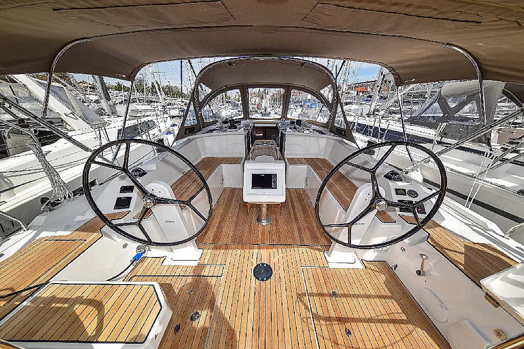 Sailing yacht Bavaria C42 Mauvic