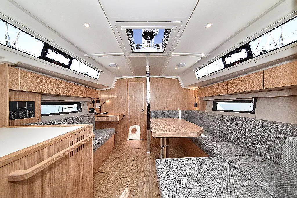 Sailing yacht Bavaria C42 Mauvic