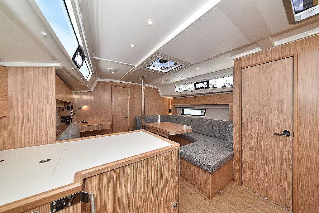 Sailing yacht Bavaria C42 Mauvic