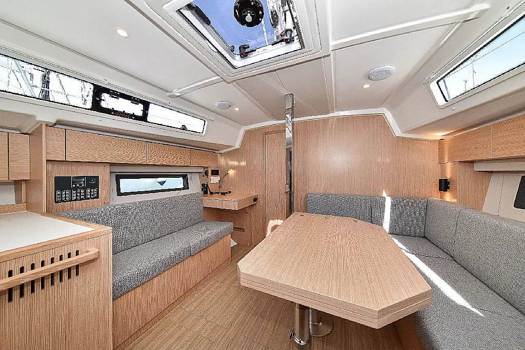 Sailing yacht Bavaria C42 Mauvic