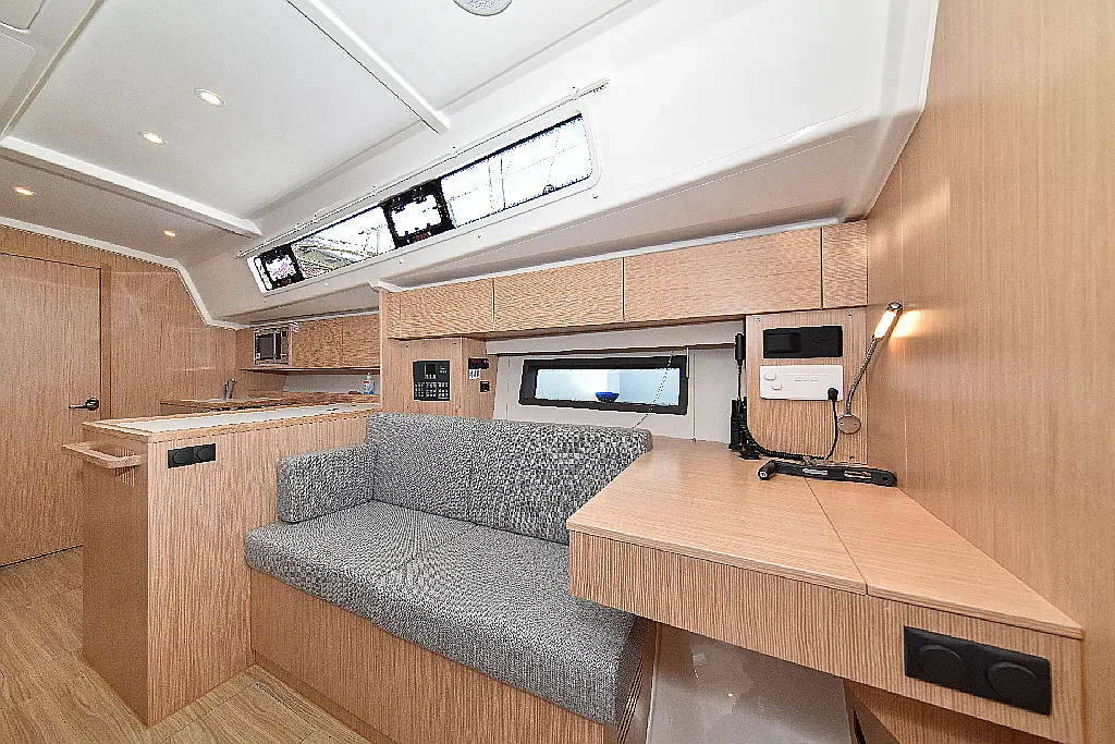 Sailing yacht Bavaria C42 Mauvic