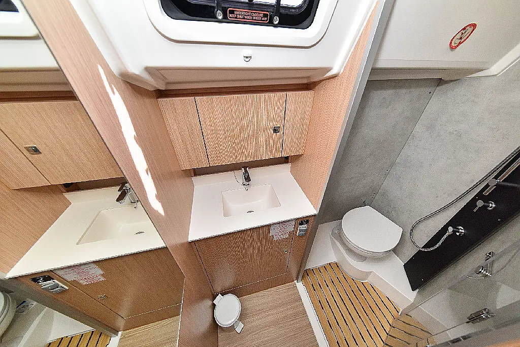 Sailing yacht Bavaria C42 Mauvic