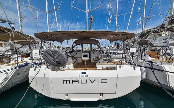 Bavaria C42 Mauvic