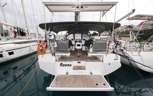 Bavaria C42 Noana ACI Marina Trogir