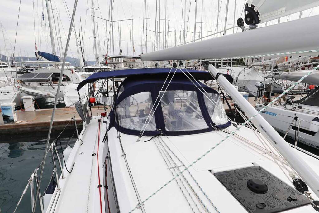Sailing yacht Bavaria C42 Valentin