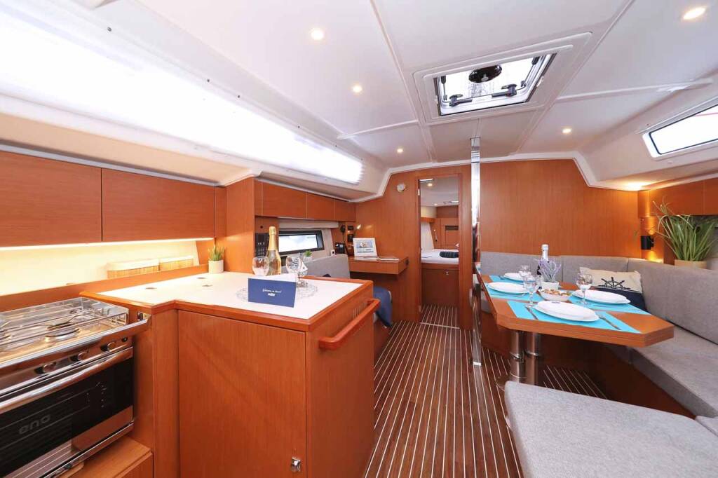 Sailing yacht Bavaria C42 Valentin