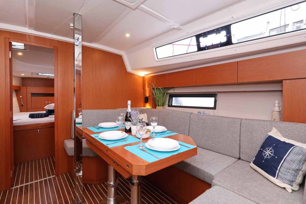 Sailing yacht Bavaria C42 Valentin