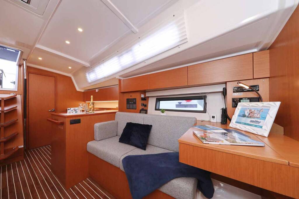 Sailing yacht Bavaria C42 Valentin