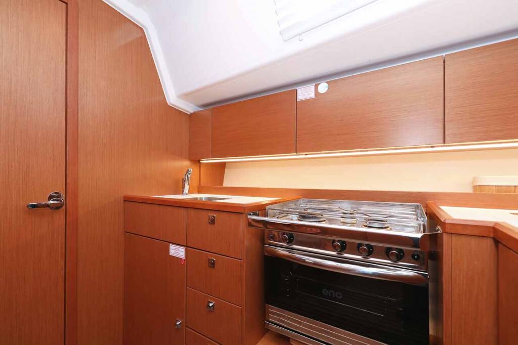 Sailing yacht Bavaria C42 Valentin