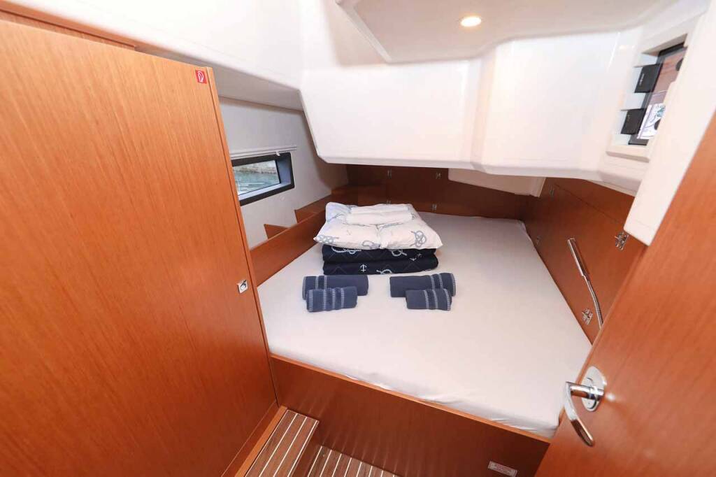 Sailing yacht Bavaria C42 Valentin