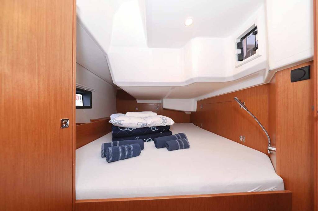 Sailing yacht Bavaria C42 Valentin