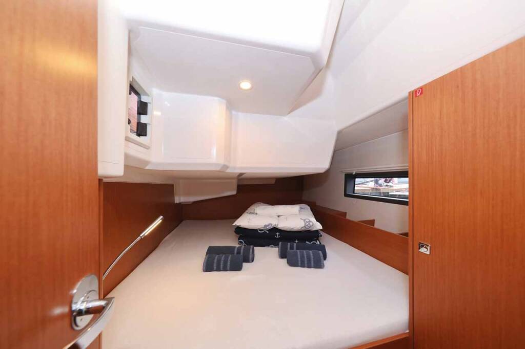 Sailing yacht Bavaria C42 Valentin