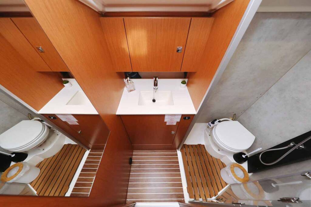 Sailing yacht Bavaria C42 Valentin