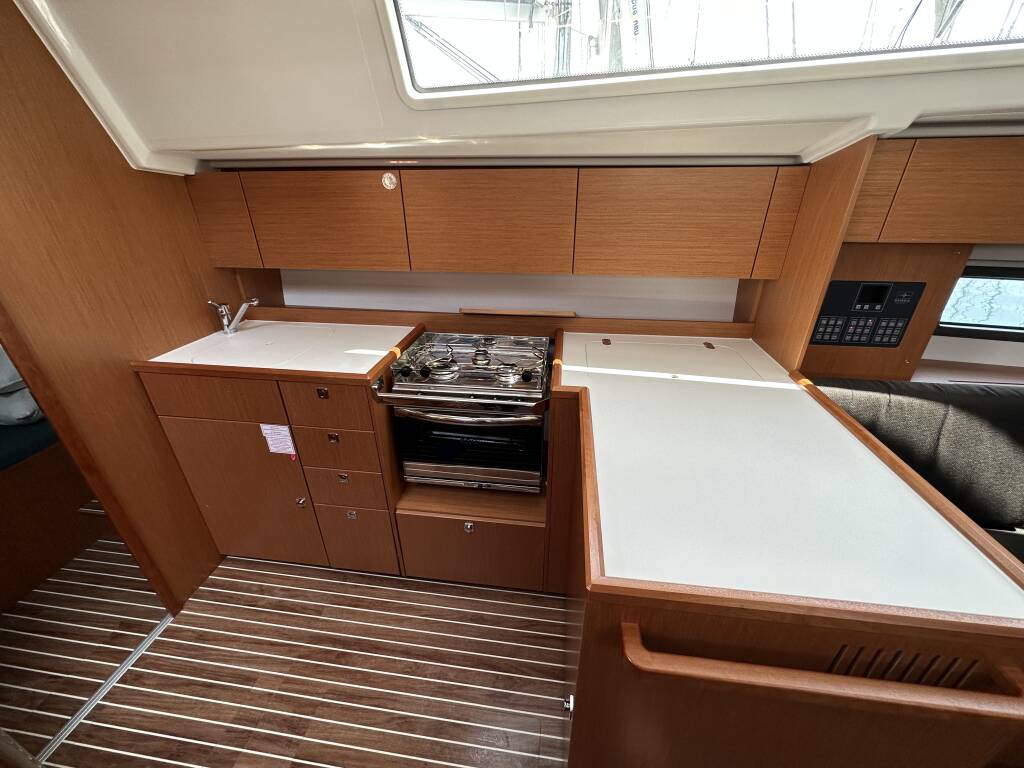 Segelyachten Bavaria C42 Leopard