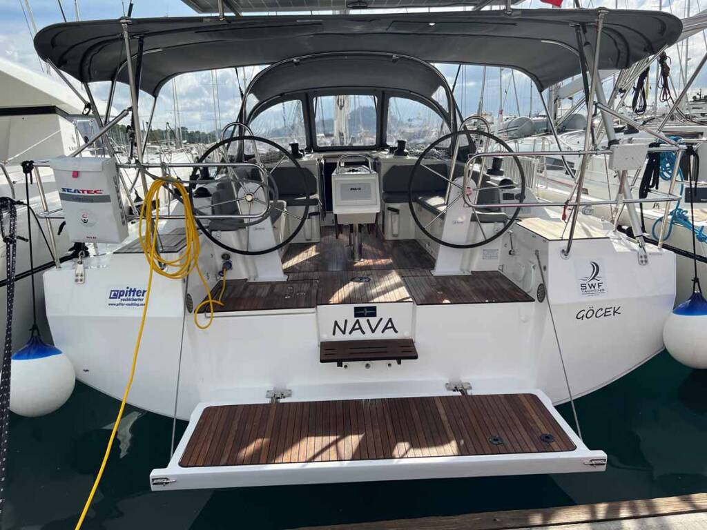 Sailing yacht Bavaria C42 Nava
