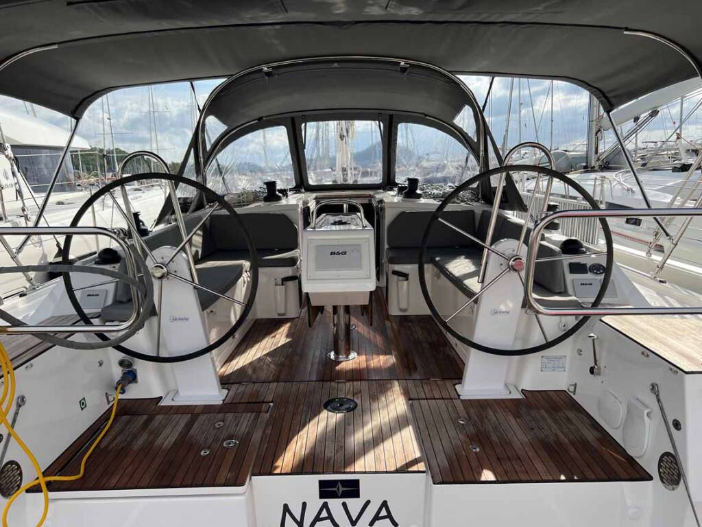 Sailing yacht Bavaria C42 Nava