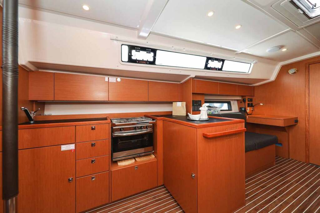 Sailing yacht Bavaria C42 RUMBA